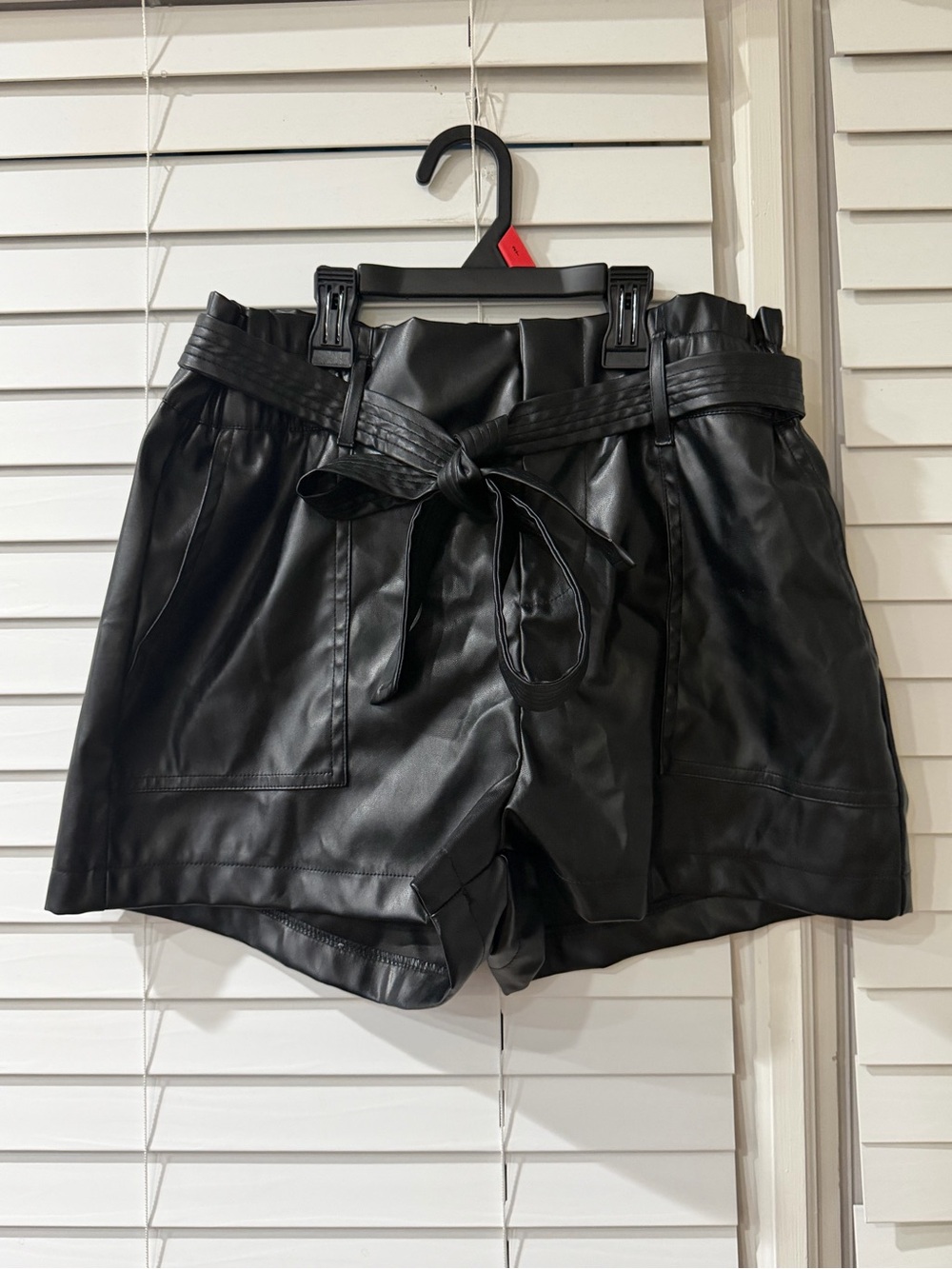 🖤 High-Waist Faux Leather Shorts Size Medium 🖤